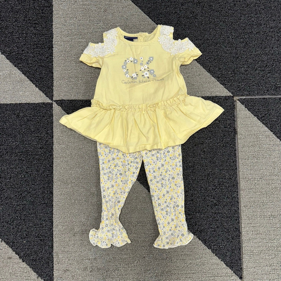 Baby Girl Calvin Klein Outfit 24M Yellow White Grey Cold Shoulder Top with Pants - Picture 1 of 8